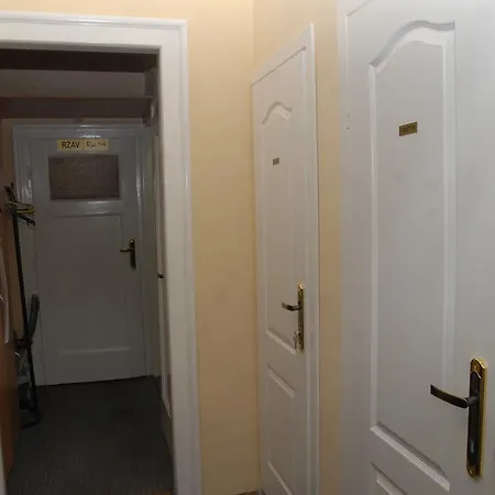 Hostelflash Hostel *